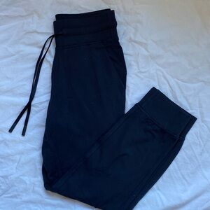 Lululemon cropped joggers